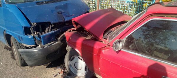 В Пинском районе столкнулись микроавтобус и легковой автомобиль - Sputnik Беларусь