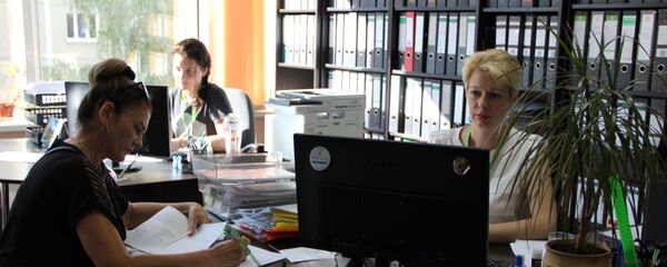 В управлении в эти дни стараются успеть принять как можно больше людей В управлении в эти дни стараются успеть принять как можно больше людей - Sputnik Беларусь