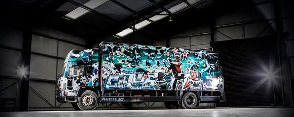 Грузовик, расписанный Бэнкси Грузовик, расписанный Бэнкси - Sputnik Беларусь
