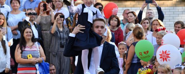 Первый звонок в гимназии №36 - Sputnik Беларусь