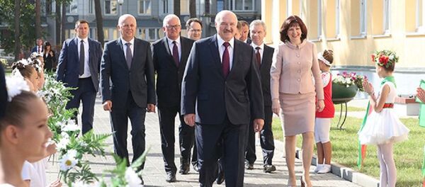 Президент Беларуси на открытии новой школы в Минске Президент Беларуси на открытии новой школы в Минске - Sputnik Беларусь