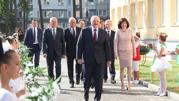 Президент Беларуси на открытии новой школы в Минске - Sputnik Беларусь