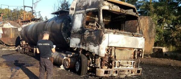 Седельный тягач с цистерной сгорел на предприятии в Слуцке - Sputnik Беларусь