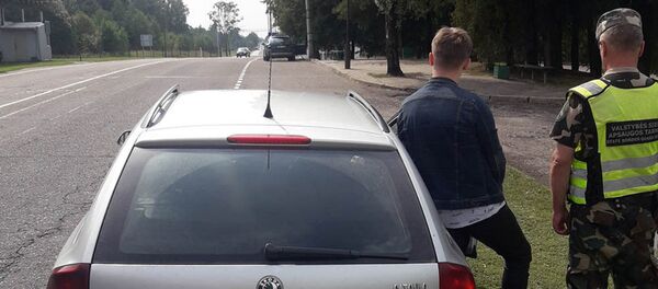 Белорус пытался незаконно вывезти трех россиян из Литвы  - Sputnik Беларусь