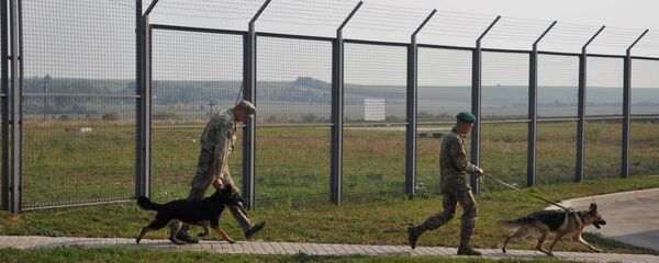 Украинские пограничники, архивное фото Украинские пограничники, архивное фото - Sputnik Беларусь