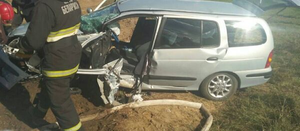 Пенсионер оказался заблокирован в салоне авто в результате ДТП - Sputnik Беларусь