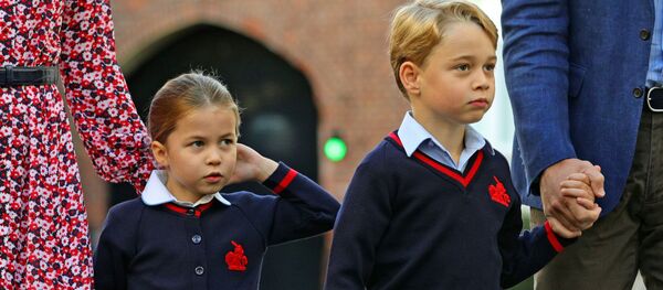 Кейт Миддлтон и принц Уильям отвели детей в школу - Sputnik Беларусь
