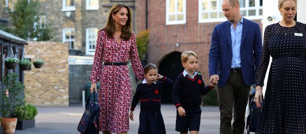 Кейт Миддлтон и принц Уильям отвели детей в школу - Sputnik Беларусь