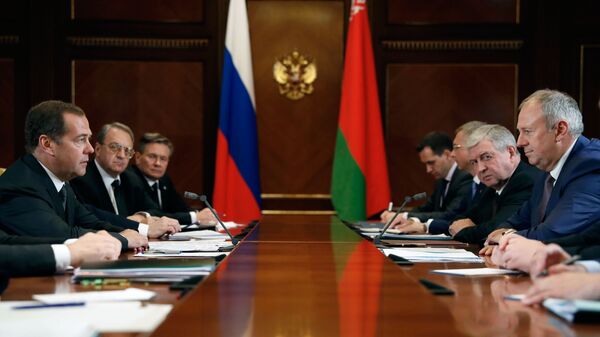 Премьер-министр РФ Д. Медведев провел переговоры с премьер-министром Белоруссии С. Румасом - Sputnik Беларусь