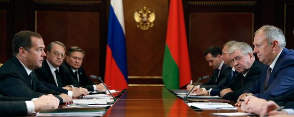 Премьер-министр РФ Д. Медведев провел переговоры с премьер-министром Белоруссии С. Румасом - Sputnik Беларусь