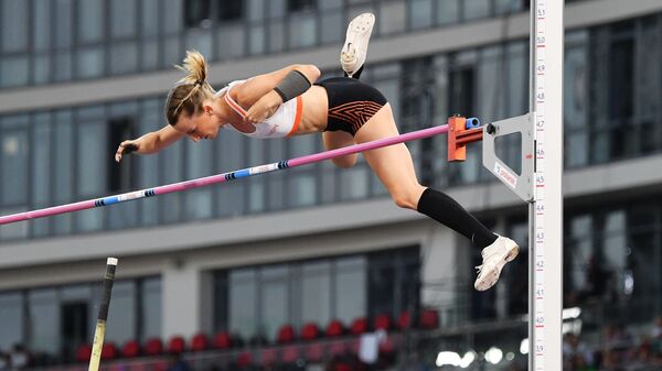 Анжелика Сидорова стала первой в прыжках с шестом у женщин - Sputnik Беларусь