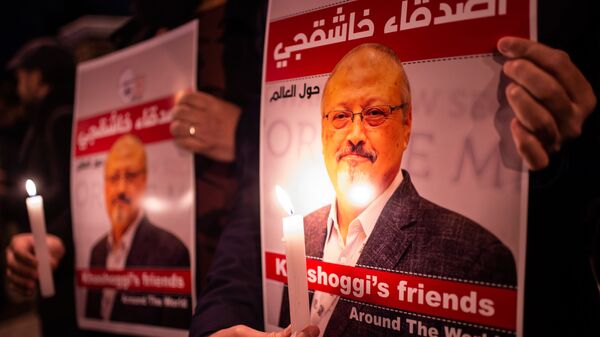 Плакаты с изображением саудовского журналиста Джамаля Хашукджи - Sputnik Беларусь