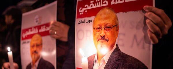 Плакаты с изображением саудовского журналиста Джамаля Хашукджи Плакаты с изображением саудовского журналиста Джамаля Хашукджи - Sputnik Беларусь