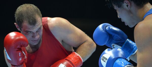 Виталий Бондаренко был сильнее корейца Ким Чжин Чха в весовой категории 69-75 кг на ХХ чемпионате мира по боксу в Екатеринбурге - Sputnik Беларусь