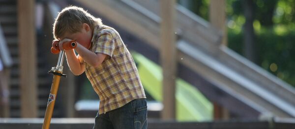 Мальчик с самокатом, архивное фото - Sputnik Беларусь