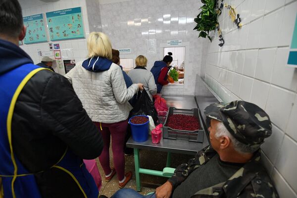 Грибочки радиоактивные? Как на Комаровке проверяют продукты - Sputnik Беларусь