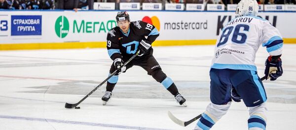 Момент хоккейного матча Динамо-Минск - Сибирь - Sputnik Беларусь