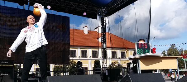 Силач из Гродно поднял почти 4 тонны за 4,5 минуты - Sputnik Беларусь