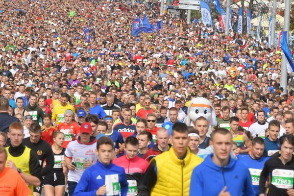Самы масавы старт: прабегчы кароткую дыстанцыю вырашылі 25 тысяч чалавек - Sputnik Беларусь