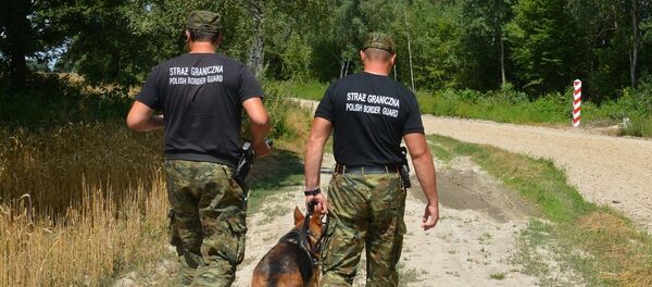 Сотрудники Пограничной службы Польши Сотрудники Пограничной службы Польши - Sputnik Беларусь