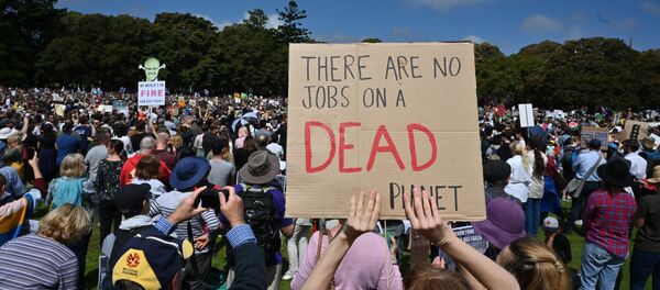 Экоактивисты во время климатической забастовки в Австралии - Sputnik Беларусь
