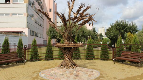 Скульптура Хлебное дерево в Гродно - Sputnik Беларусь