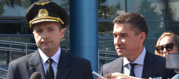 Командир аварийно севшего в поле лайнера Airbus А321 авиакомпании Уральские авиалинии Дамир Юсупов - Sputnik Беларусь