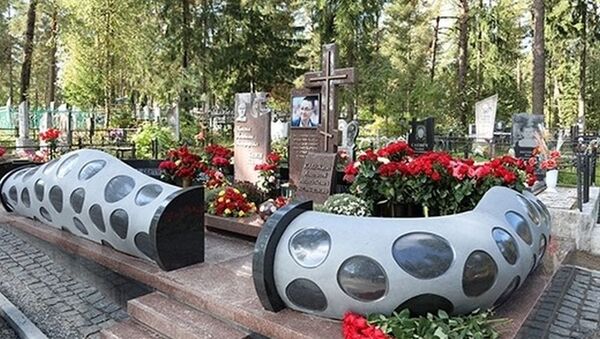 Памятник на могиле Анатолия Капского - Sputnik Беларусь
