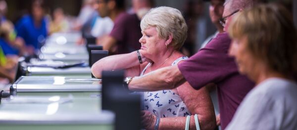 Клиенты Томас Кук в испанском аэропорту - Sputnik Беларусь