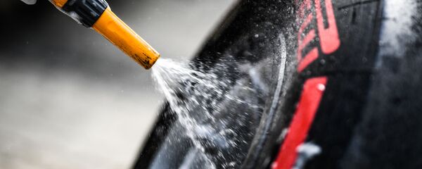 Шины в боксах трассы Сочи Автодром - Sputnik Беларусь