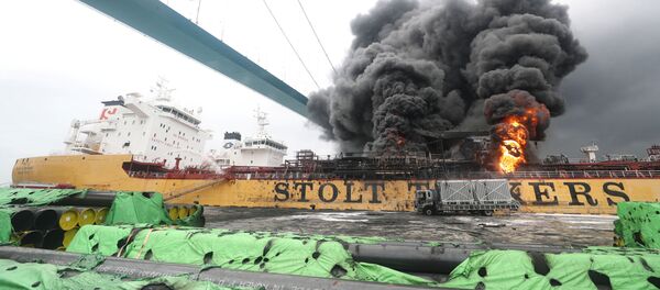 Пожар на нефтяном танкере в Южной Корее - Sputnik Беларусь