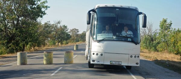 Автобус на трассе у поселка Чонгар - Sputnik Беларусь