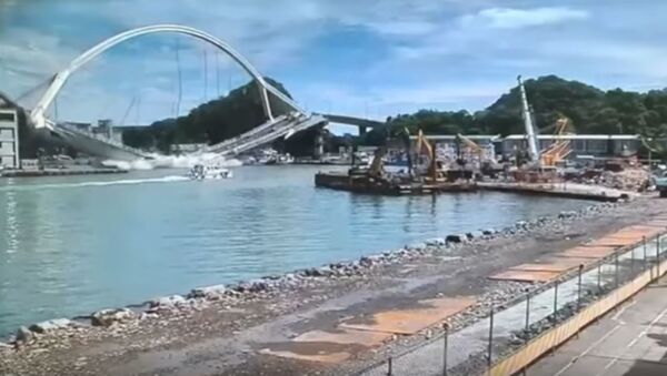 Мост обрушился на Тайване - Sputnik Беларусь