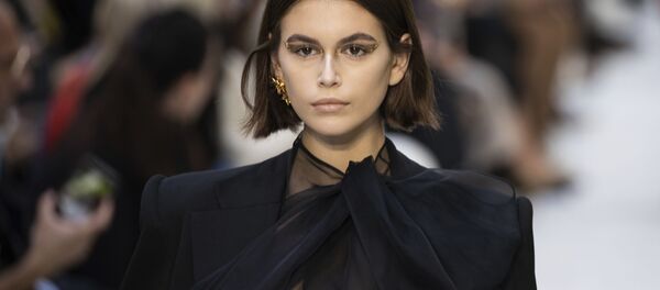 Неделя моды в Париже: Valentino - Sputnik Беларусь