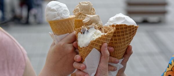 Мороженое в вафельном рожке, архивное фото - Sputnik Беларусь