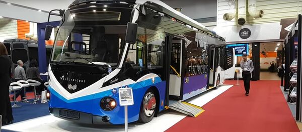 Видеофакт: электробус Белкоммунмаша показали на выставке в Великобритании Видеофакт: электробус Белкоммунмаша показали на выставке в Великобритании - Sputnik Беларусь