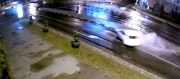 Пьяный водитель влетел в светофор и пытался скрыться - Sputnik Беларусь