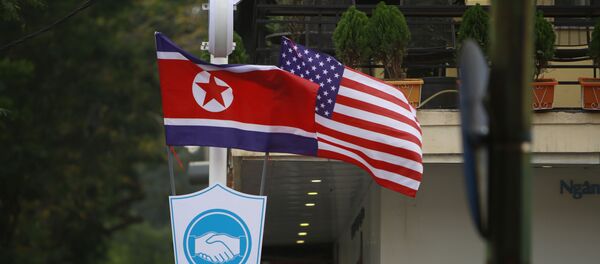 Флаги КНДР и США Флаги КНДР и США - Sputnik Беларусь