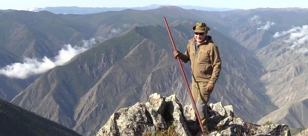 Забрались за облака: Путин в горах сибирской тайги - Sputnik Беларусь