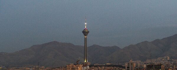 Вид на телебашню Бордж-е Милад в Тегеране - Sputnik Беларусь