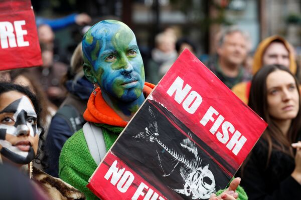 Экоактивисты заблокировали улицы в Амстердаме, Париже и Лондоне - Sputnik Беларусь