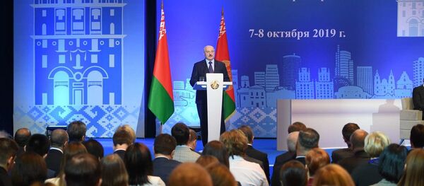 Прэзідэнт Беларусі Аляксандр Лукашэнка на форуме Мінскі дыялог Прэзідэнт Беларусі Аляксандр Лукашэнка на форуме Мінскі дыялог - Sputnik Беларусь