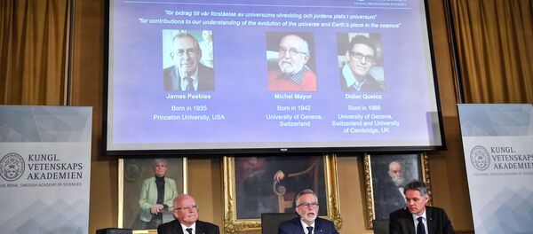 Нобелевская премия по физике за 2019 год присуждена Джеймсу Пиблзу, Майклу Мэйеру и Дидье Келозу за работы в области астрономии и астрофизики Нобелевская премия по физике за 2019 год присуждена Джеймсу Пиблзу, Майклу Мэйеру и Дидье Келозу за работы в области астрономии и астрофизики - Sputnik Беларусь