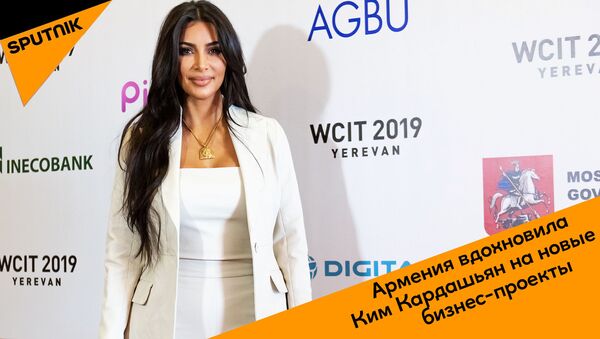 Ким Кардашьян приехала с детьми в Армению - видео - Sputnik Беларусь