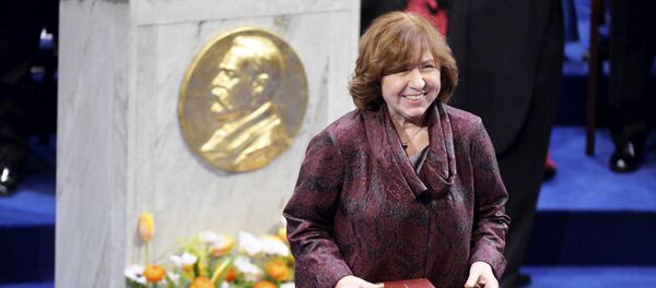 Белорусская писательница Светлана Алексиевич Белорусская писательница Светлана Алексиевич - Sputnik Беларусь