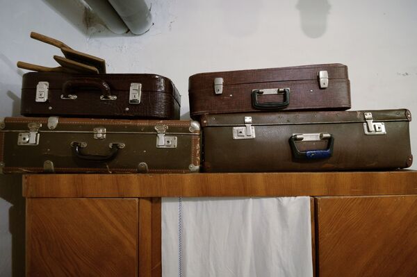 Старые советские чемоданы сейчас у вас быстро отхватят на любом антикварном аукционе. - Sputnik Беларусь