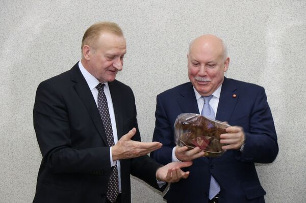 Посол России предложил НАН Беларуси вместе популяризировать науку Посол России предложил НАН Беларуси вместе популяризировать науку - Sputnik Беларусь