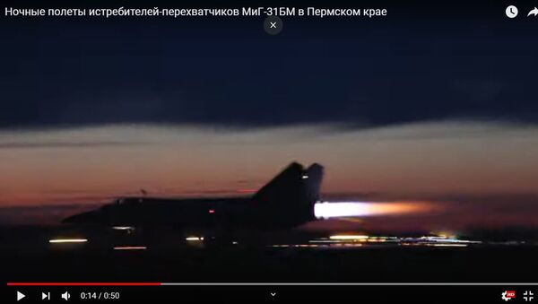 Ночные стражи: опубликовано видео полетов перехватчиков МиГ-31БМ - Sputnik Беларусь