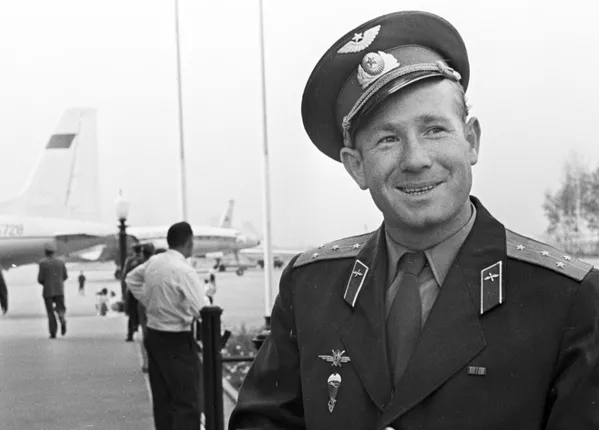 Космонавт Алексей Леонов на аэродроме Шереметьево, 1963 год. Космонавт Алексей Леонов на аэродроме Шереметьево, 1963 год. - Sputnik Беларусь