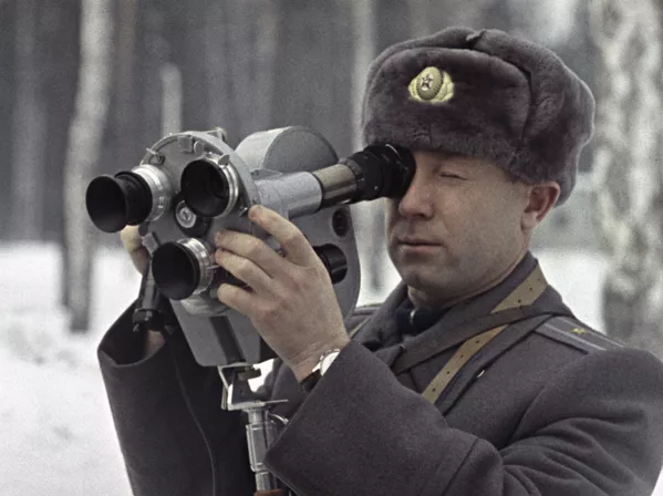 Космонавт Алексей Леонов на киносъемке в Звездном городке. Фото до полета в космос. Космонавт Алексей Леонов на киносъемке в Звездном городке. Фото до полета в космос. - Sputnik Беларусь
